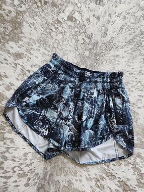 Lululemon Tracker Shorts V 4’ Eternal Wave Starlight Black Sz4